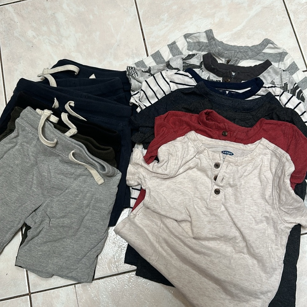 Old Navy, boys shorts and tops size 4T